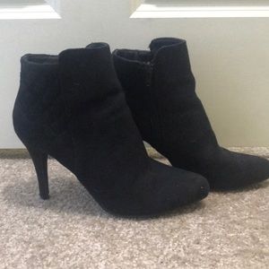 Black bootie heels size 8